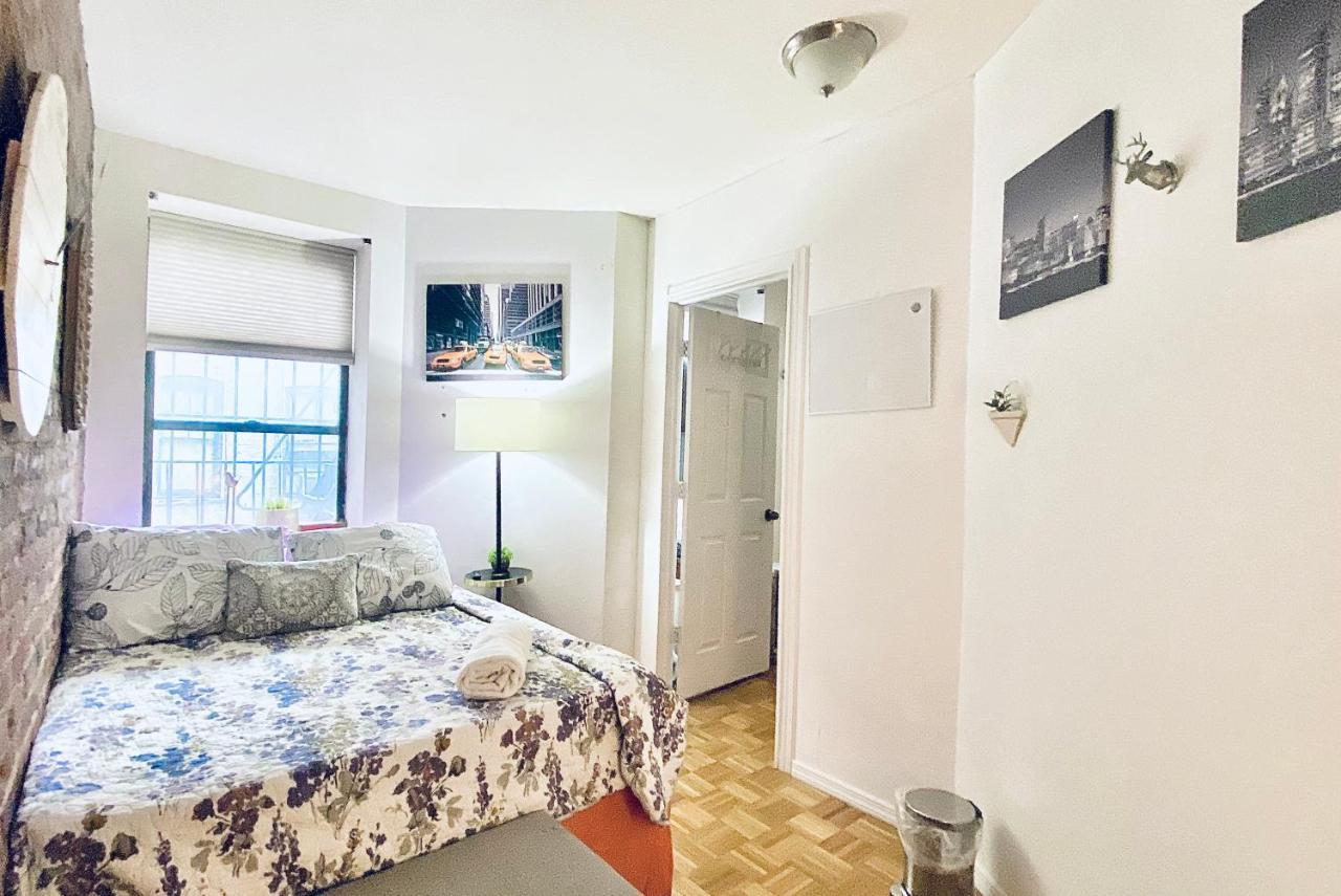 Times Square Manhattan - Private Room In 2 Bedroom Apartment นิวยอร์ก ภายนอก รูปภาพ
